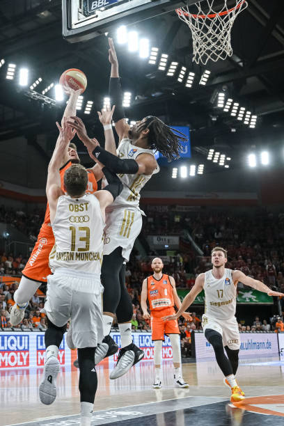 轻群体被赛 轻群体被赛