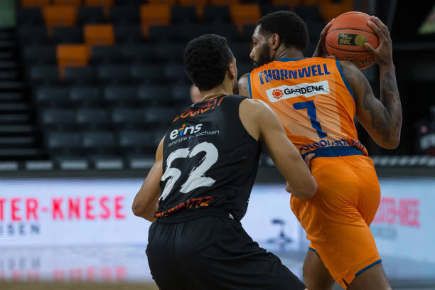 及残酷的季 及残酷的季